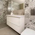 Luxury Beachfront Sea Queen - Willa *