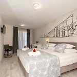 Luxury Beachfront Sea Queen - Willa *