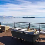 Luxury Beachfront Sea Queen - Willa