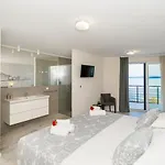 Luxury Beachfront Sea Queen -