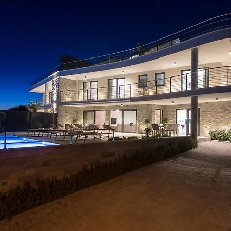Luxury Beachfront Sea Queen - Kaštela