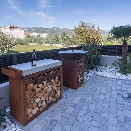 Luxury Beachfront Sea Queen - *
