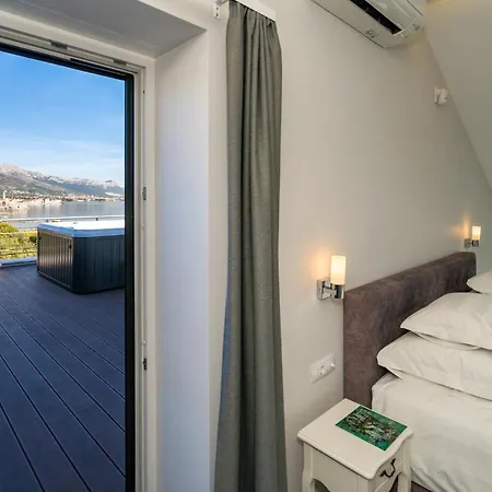Villa Luxury Beachfront Sea Queen -