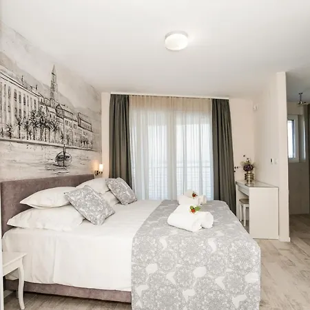 Villa Luxury Beachfront Sea Queen - *