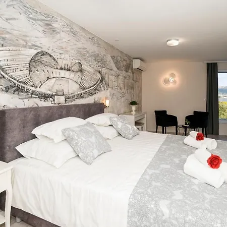 Luxury Beachfront Sea Queen - 别墅 Kaštela